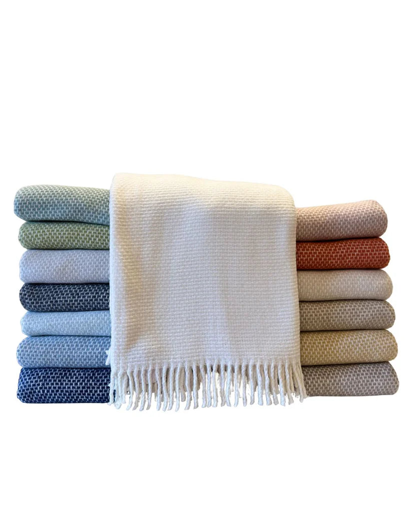 A Soft Idea: A Grain of Rice Throw